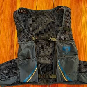 Nathan Hydration Running Vest size medium